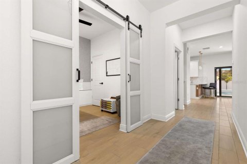 Casa en alquiler en Tampa, Florida, 5 dormitorios, 200.11 m2 № 1917171 - foto 2