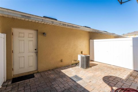 Townhouse in Winter Garden, Florida 2 bedrooms, 123.75 sq.m. № 1525945 - photo 27