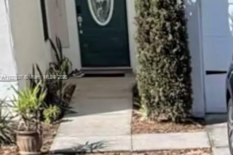 Casa en venta en Davenport, Florida, 4 dormitorios № 1825948 - foto 3