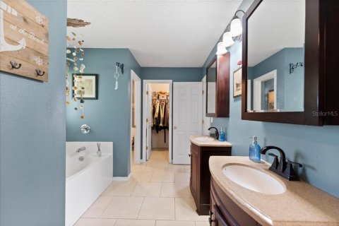 House in Palm Coast, Florida 4 bedrooms, 275.27 sq.m. № 1602925 - photo 28
