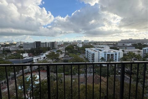 Copropriété à louer à North Miami, Floride: 1 chambre, 72.65 m2 № 2153247 - photo 2