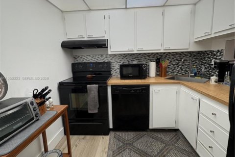 Condo à North Miami, Floride, 1 chambre № 2153247