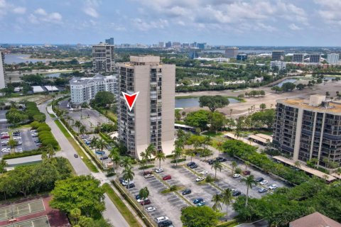 Condo in West Palm Beach, Florida, 2 bedrooms  № 1177232 - photo 1
