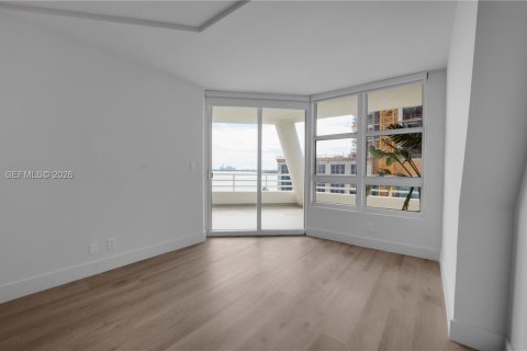 Снять в аренду квартиру в Майами, Флорида 2 спальни, 129.88м2, № 2067001 - фото 23