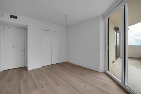 Снять в аренду квартиру в Майами, Флорида 2 спальни, 129.88м2, № 2067001 - фото 24