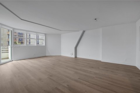 Снять в аренду квартиру в Майами, Флорида 2 спальни, 129.88м2, № 2067001 - фото 13