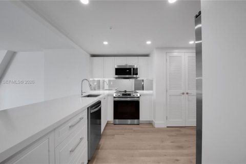 Снять в аренду квартиру в Майами, Флорида 2 спальни, 129.88м2, № 2067001 - фото 8