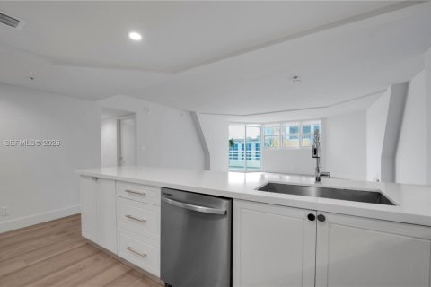 Снять в аренду квартиру в Майами, Флорида 2 спальни, 129.88м2, № 2067001 - фото 9