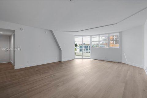 Снять в аренду квартиру в Майами, Флорида 2 спальни, 129.88м2, № 2067001 - фото 16