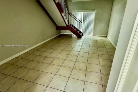 Condo in Miami, Florida, 1 bedroom  № 1890898 - photo 8