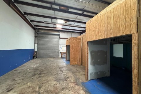 Immobilier commercial à louer à Edgewater, Floride: 74.32 m2 № 1907431 - photo 15