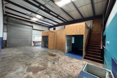 Immobilier commercial à louer à Edgewater, Floride: 74.32 m2 № 1907431 - photo 11