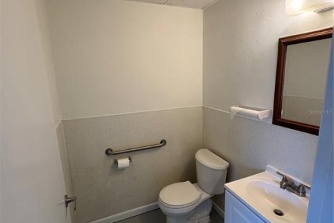 Immobilier commercial à louer à Edgewater, Floride: 74.32 m2 № 1907431 - photo 7