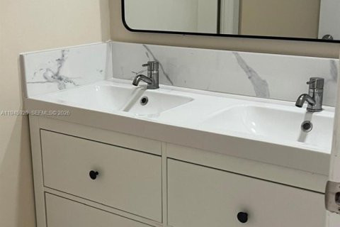 Copropriété à louer à Miami, Floride: 2 chambres, 86.4 m2 № 2002167 - photo 21