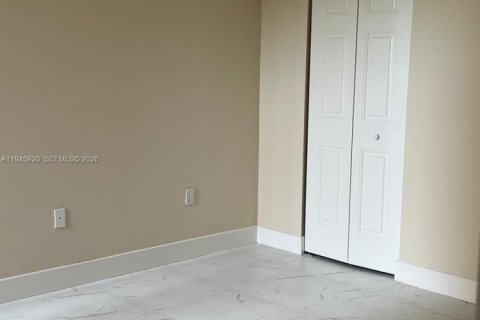 Copropriété à louer à Miami, Floride: 2 chambres, 86.4 m2 № 2002167 - photo 16