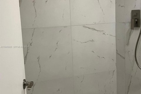 Copropriété à louer à Miami, Floride: 2 chambres, 86.4 m2 № 2002167 - photo 19