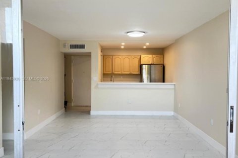 Copropriété à louer à Miami, Floride: 2 chambres, 86.4 m2 № 2002167 - photo 2