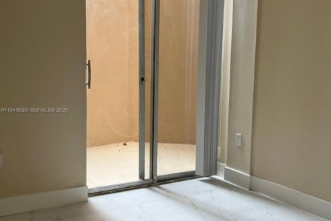 Copropriété à louer à Miami, Floride: 2 chambres, 86.4 m2 № 2002167 - photo 11