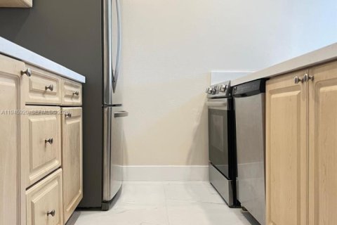 Copropriété à louer à Miami, Floride: 2 chambres, 86.4 m2 № 2002167 - photo 8