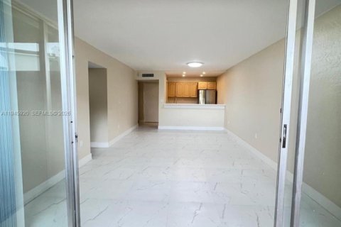 Copropriété à louer à Miami, Floride: 2 chambres, 86.4 m2 № 2002167 - photo 5