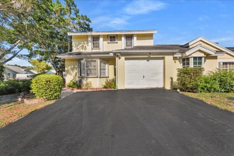 House in Davie, Florida 4 bedrooms, 249.16 sq.m. № 1728588 - photo 1
