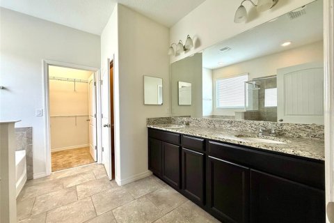 House in Davenport, Florida 4 bedrooms, 205.69 sq.m. № 1719567 - photo 17