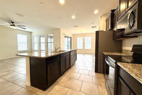 House in Davenport, Florida 4 bedrooms, 205.69 sq.m. № 1719567 - photo 14