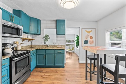 Casa en venta en Tampa, Florida, 3 dormitorios, 119.1 m2 № 1740509 - foto 6
