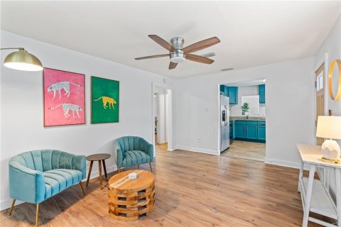 Casa en venta en Tampa, Florida, 3 dormitorios, 119.1 m2 № 1740509 - foto 4