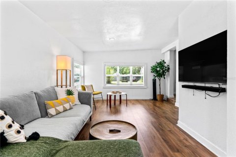 Casa en venta en Tampa, Florida, 3 dormitorios, 119.1 m2 № 1740509 - foto 11