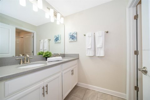 Townhouse in Davenport, Florida 4 bedrooms, 177.81 sq.m. № 2091816 - photo 17