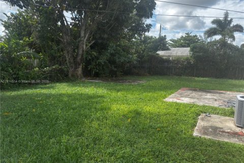 House in Homestead, Florida 2 bedrooms, 70.23 sq.m. № 1968084 - photo 9