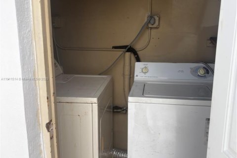 House in Homestead, Florida 2 bedrooms, 70.23 sq.m. № 1968084 - photo 8