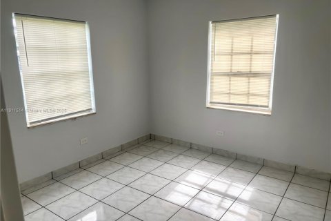 House in Homestead, Florida 2 bedrooms, 70.23 sq.m. № 1968084 - photo 5