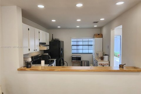 Купить таунхаус в Пемброк-Пайнс, Флорида 2 спальни, 101.08м2, № 2008121 - фото 8