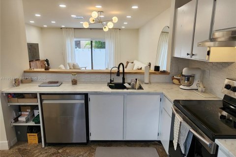 Купить таунхаус в Пемброк-Пайнс, Флорида 2 спальни, 101.08м2, № 2008121 - фото 10