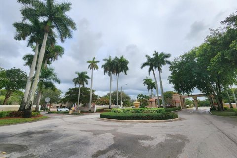 Купить таунхаус в Пемброк-Пайнс, Флорида 2 спальни, 101.08м2, № 2008121 - фото 28