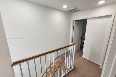 Купить таунхаус в Пемброк-Пайнс, Флорида 2 спальни, 101.08м2, № 2008121 - фото 24