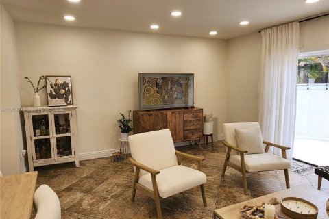 Купить таунхаус в Пемброк-Пайнс, Флорида 2 спальни, 101.08м2, № 2008121 - фото 5