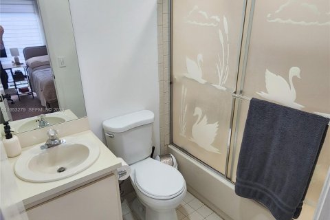 Купить таунхаус в Пемброк-Пайнс, Флорида 2 спальни, 101.08м2, № 2008121 - фото 22