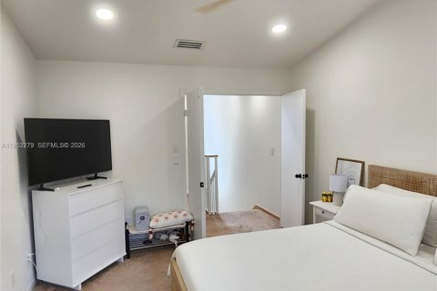 Купить таунхаус в Пемброк-Пайнс, Флорида 2 спальни, 101.08м2, № 2008121 - фото 17