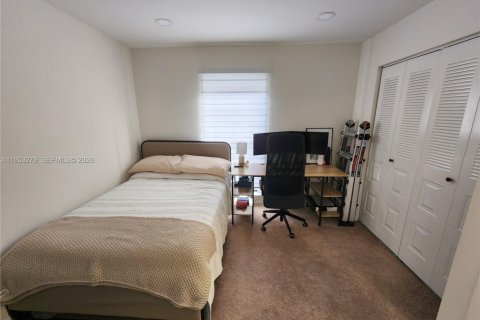 Купить таунхаус в Пемброк-Пайнс, Флорида 2 спальни, 101.08м2, № 2008121 - фото 23