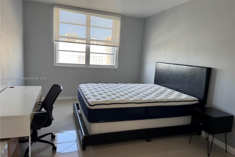 Condo in Sunny Isles Beach, Florida, 1 bedroom  № 1798740 - photo 5