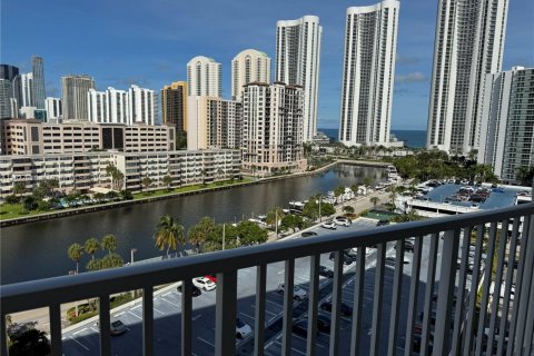 Condo in Sunny Isles Beach, Florida, 1 bedroom  № 1798740 - photo 10