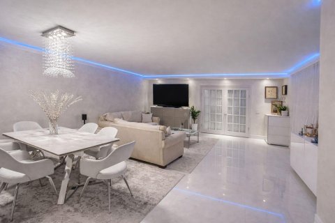 Touwnhouse à vendre à Hollywood, Floride: 2 chambres, 126.53 m2 № 2087060 - photo 3