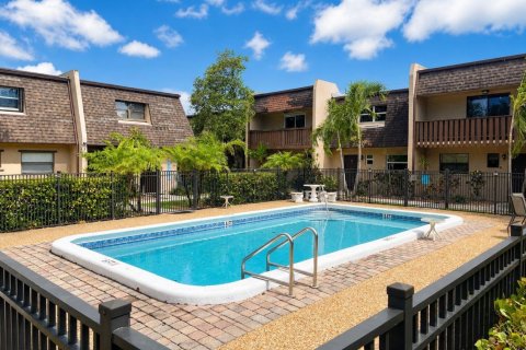 Touwnhouse à vendre à Hollywood, Floride: 2 chambres, 126.53 m2 № 2087060 - photo 12