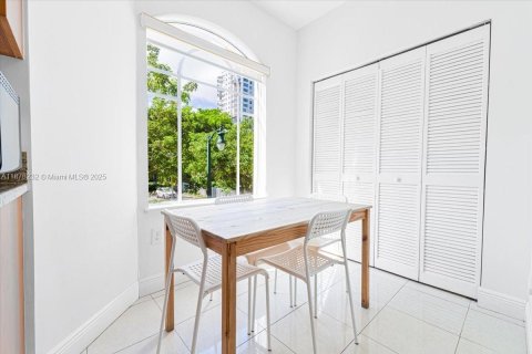 Adosado en venta en Aventura, Florida, 2 dormitorios, 162.11 m2 № 1923302 - foto 13