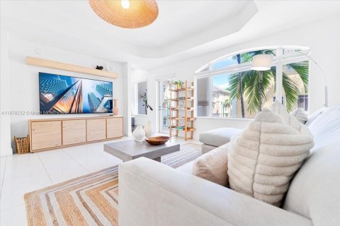 Adosado en venta en Aventura, Florida, 2 dormitorios, 162.11 m2 № 1923302 - foto 1