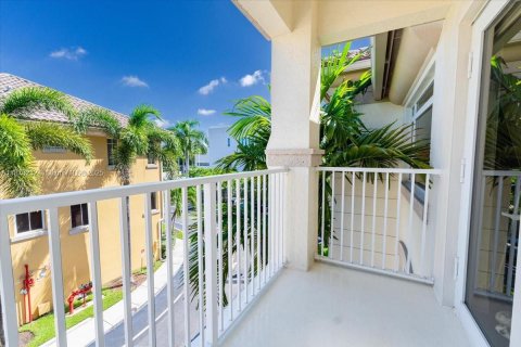 Adosado en venta en Aventura, Florida, 2 dormitorios, 162.11 m2 № 1923302 - foto 18