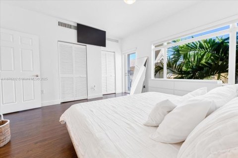 Adosado en venta en Aventura, Florida, 2 dormitorios, 162.11 m2 № 1923302 - foto 17